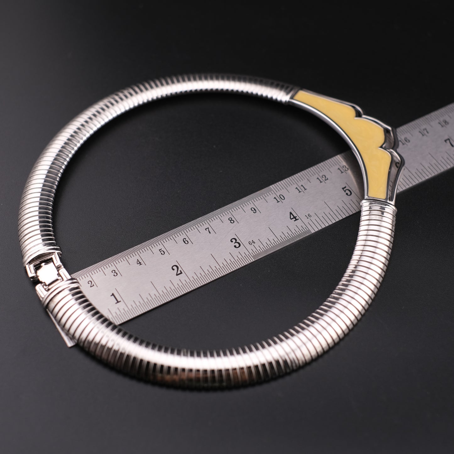 ❤️ Vintage Monet Silver-Tone Collar Necklace with Cream & Black Enamel Centerpiece