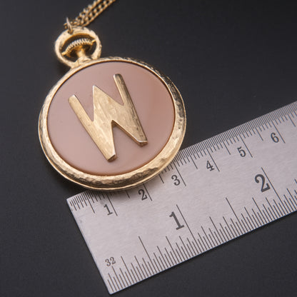 ❤️ Vintage Gold-Tone Initial “W” Pendant Necklace – Blush Pink Medallion Round Charm