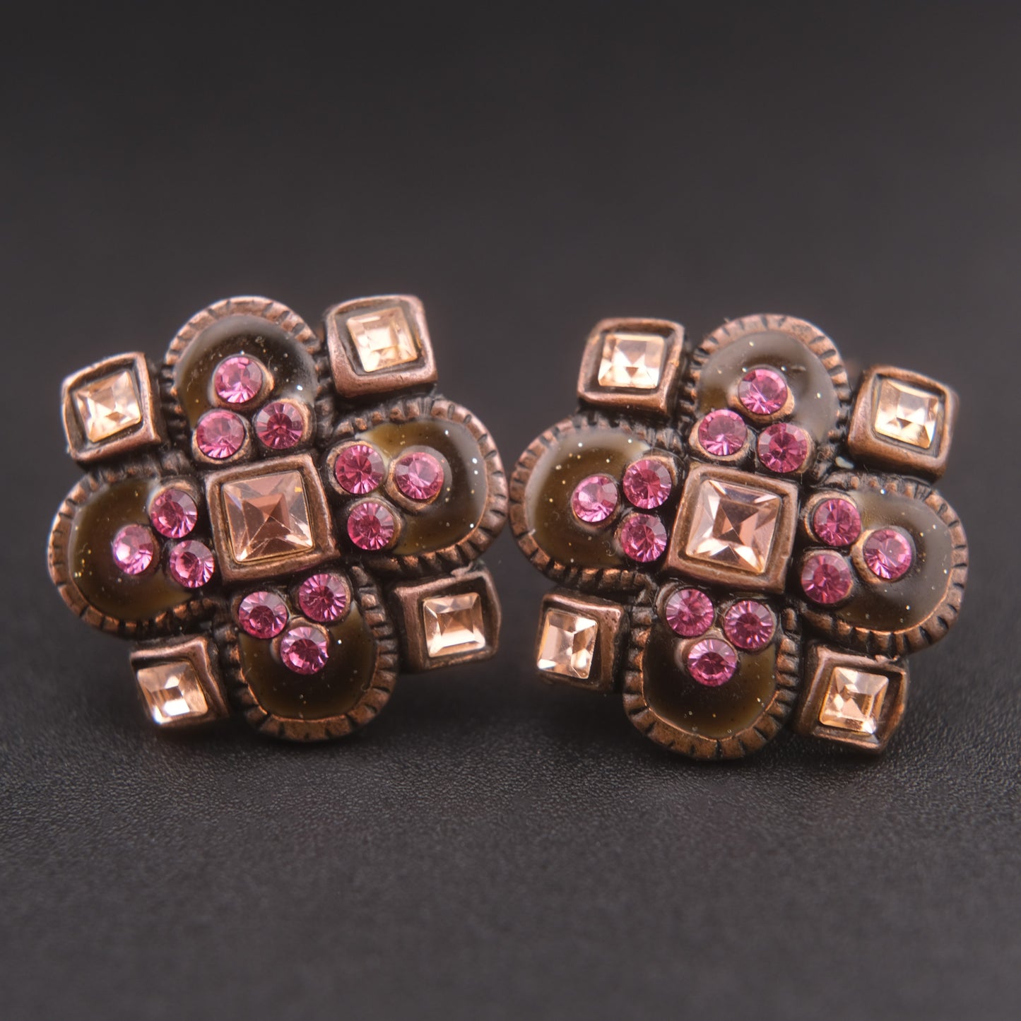 ❤️ Vintage Taratata France Clip-On Earrings Bronze Tone Pink Rhinestone Enamel Floral Geometric 2cm