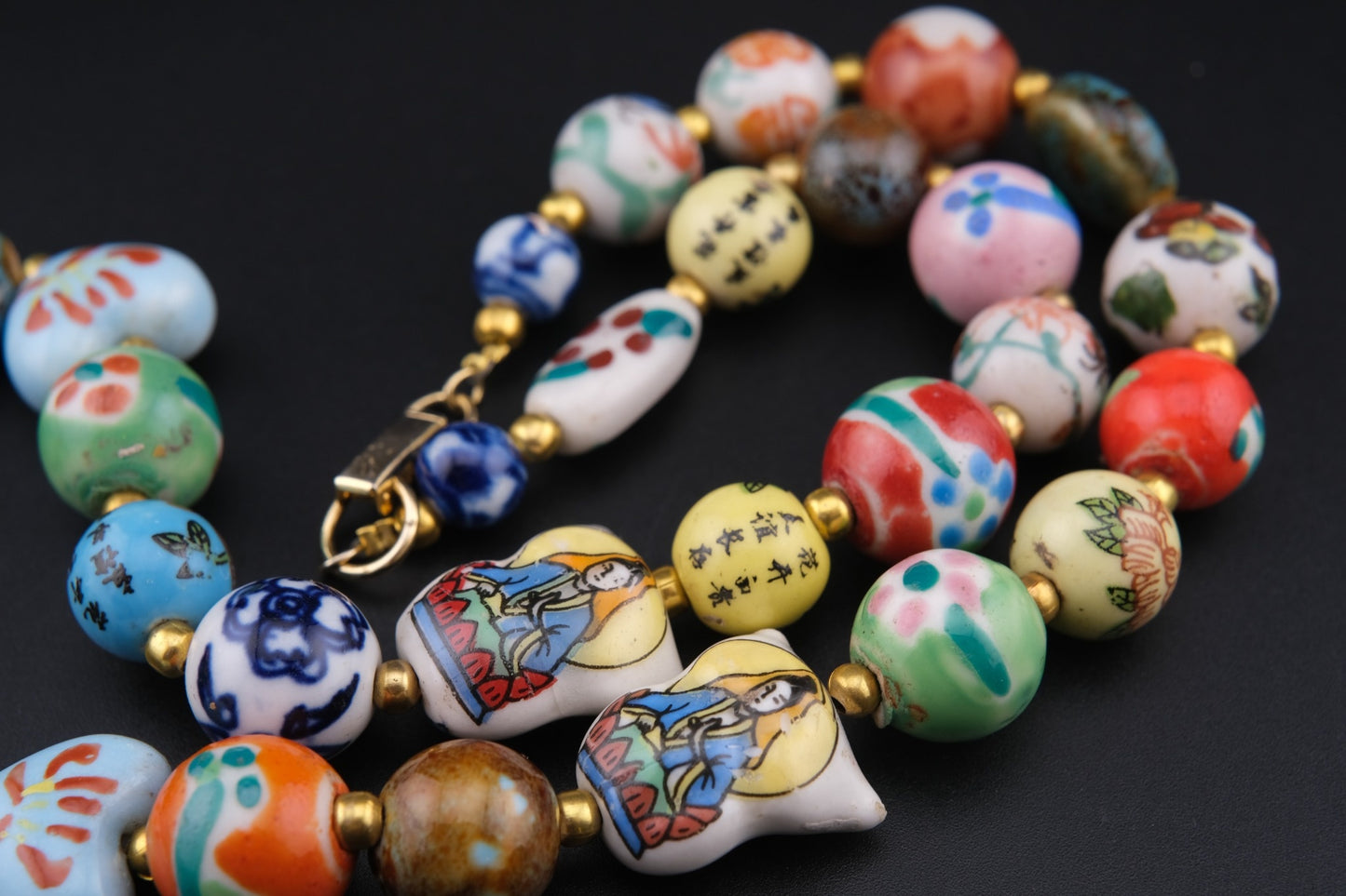 ❤️ Vintage Porcelain Bead Necklace Floral Design Blue White