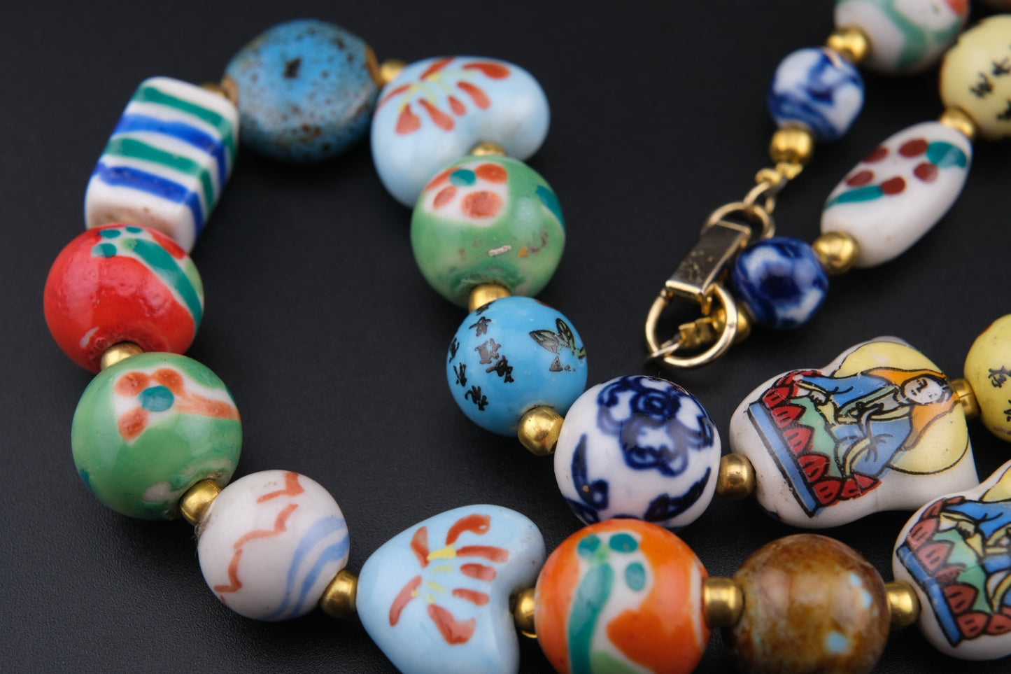 ❤️ Vintage Porcelain Bead Necklace Floral Design Blue White