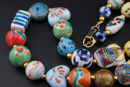 ❤️ Vintage Porcelain Bead Necklace Floral Design Blue White