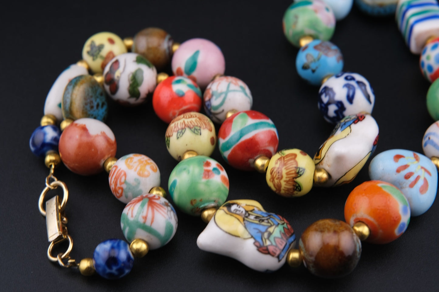 ❤️ Vintage Porcelain Bead Necklace Floral Design Blue White