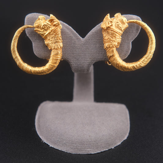 Vintage ALVA Lion Head Hoop Clip-On Earrings – Textured Gold Tone Hellenistic-Inspired Design