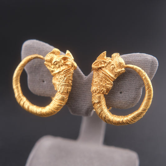 Vintage ALVA Lion Head Hoop Clip-On Earrings – Textured Gold Tone Hellenistic-Inspired Design
