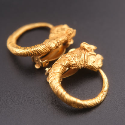 Vintage ALVA Lion Head Hoop Clip-On Earrings – Textured Gold Tone Hellenistic-Inspired Design