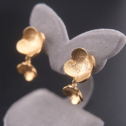 ❤️ Vintage DELPHINE NARDIN PARIS Floral Drop Earrings Matte Gold Tone Sculptural Flower Earrings