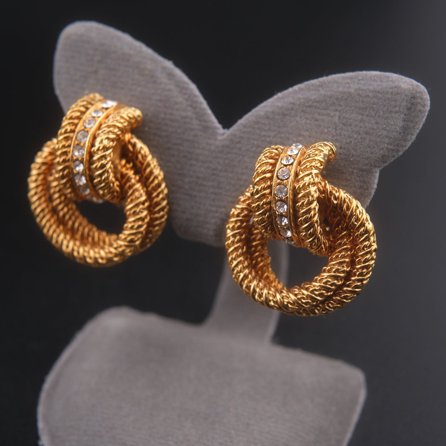 ❤️ Vintage VB Gold Tone Rope Knot Clip-On Earrings with Rhinestones