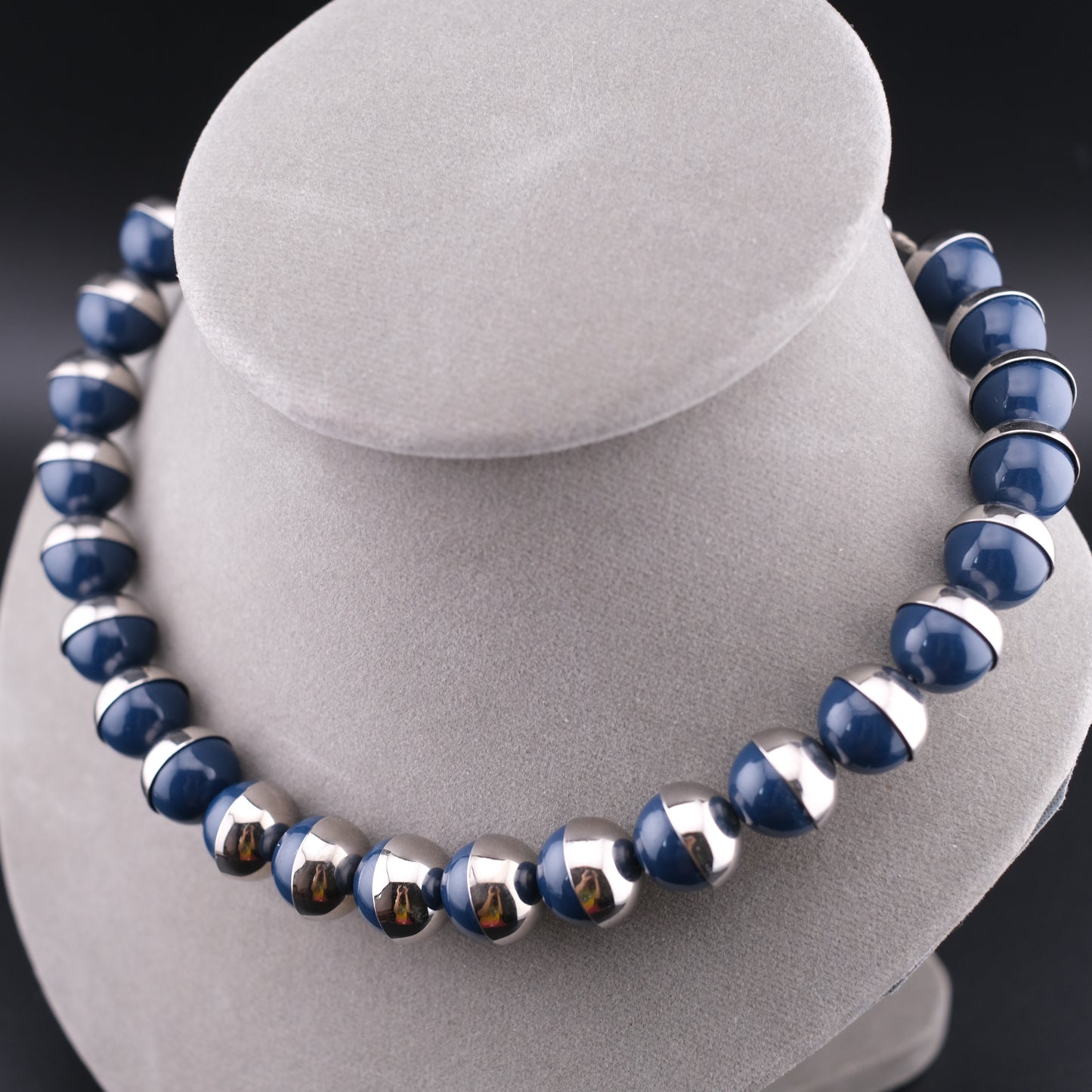 ❤️ Vintage Lui Chantant Blue Bead Necklace Silver Tone Half-Capped Beads 16”