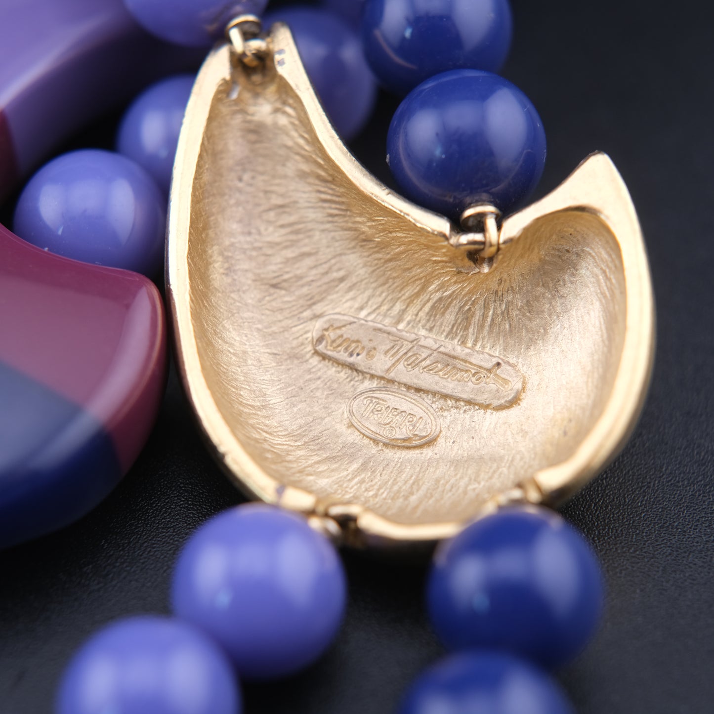 ❤️ Kunio Matsumoto for Trifari Double Strand Necklace Blue Resin Statement 1980s