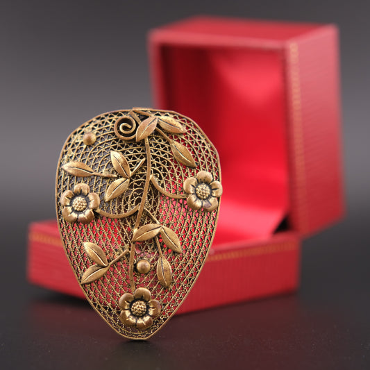 ❤️Vintage Gold-Tone Floral Czech Filigree Scarf Clip – Signed