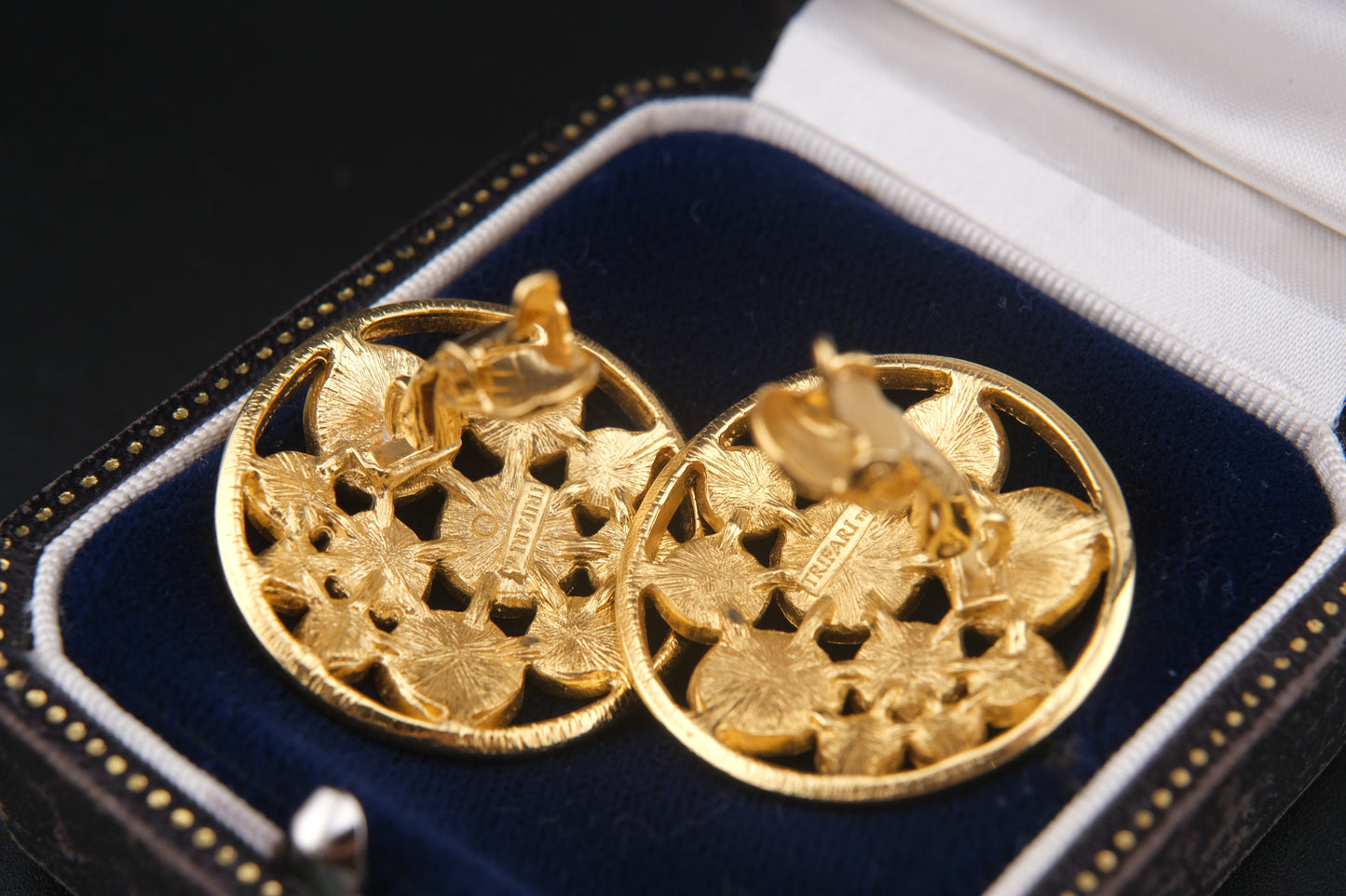 Rare 1967 Crown Trifari Clip-On Earrings – Black & Ivory Enamel Circles in Gold-Tone, Confetti Collection