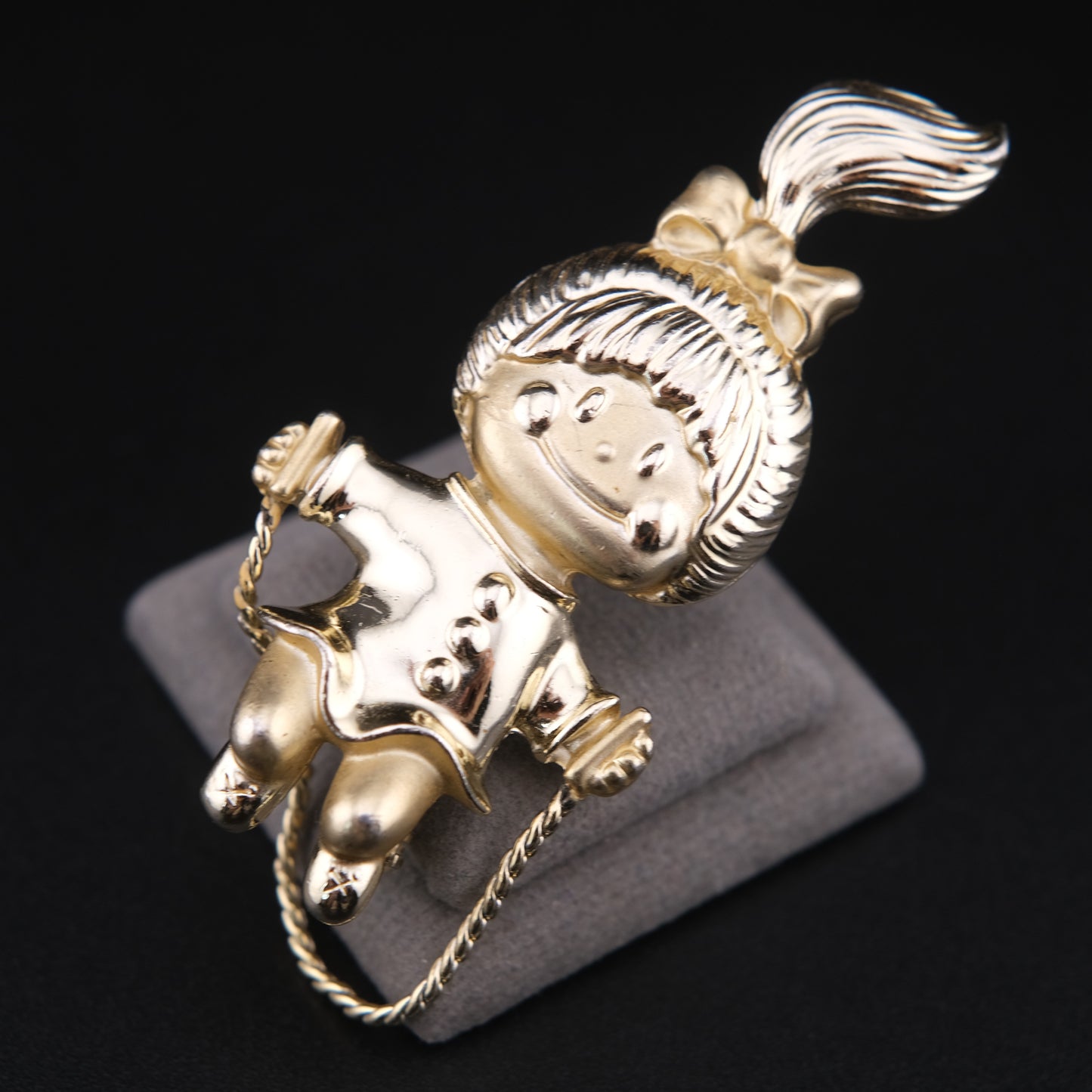 Vintage AJC Girl Skipping Rope Brooch – Gold Tone Moving Chain Figural Pin
