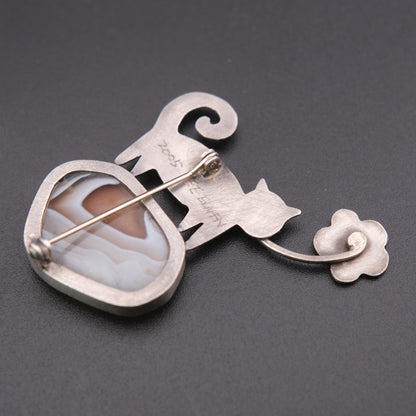 ❤️ Vintage Artisan Cat & Agate Brooch – Silver Tone Figural Cat with Flower Motif