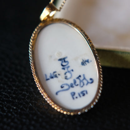 Vintage Hand-Painted Delft Floral Porcelain Pendant Necklace – Oval Gold-Tone Frame
