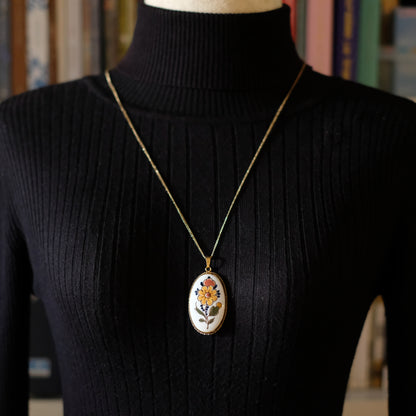 Vintage Hand-Painted Delft Floral Porcelain Pendant Necklace – Oval Gold-Tone Frame