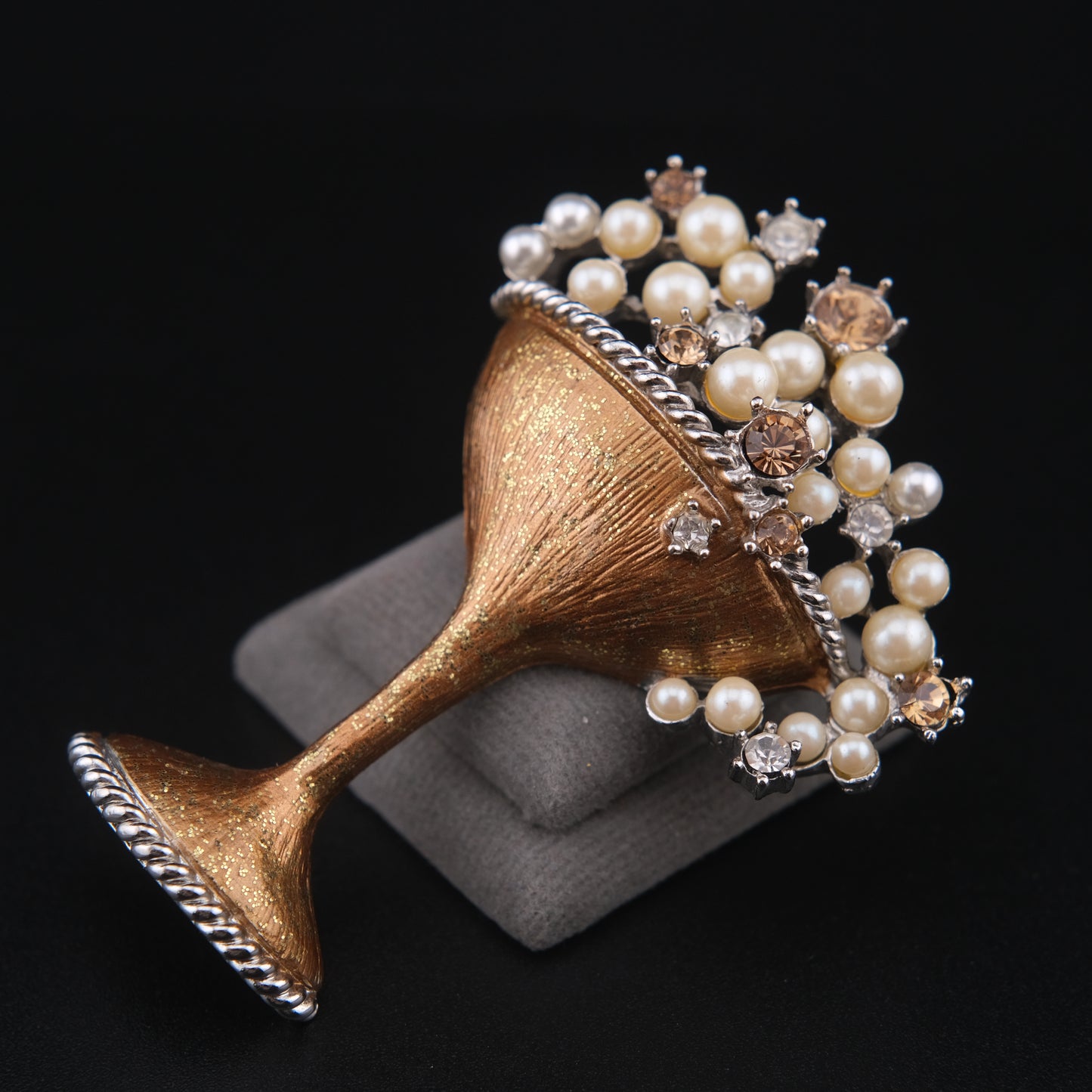 ❤️ Vintage Graziano 2000 Champagne Glass Brooch Faux Pearl Austrian Crystal Gold Enamel Millennium Celebration Pin