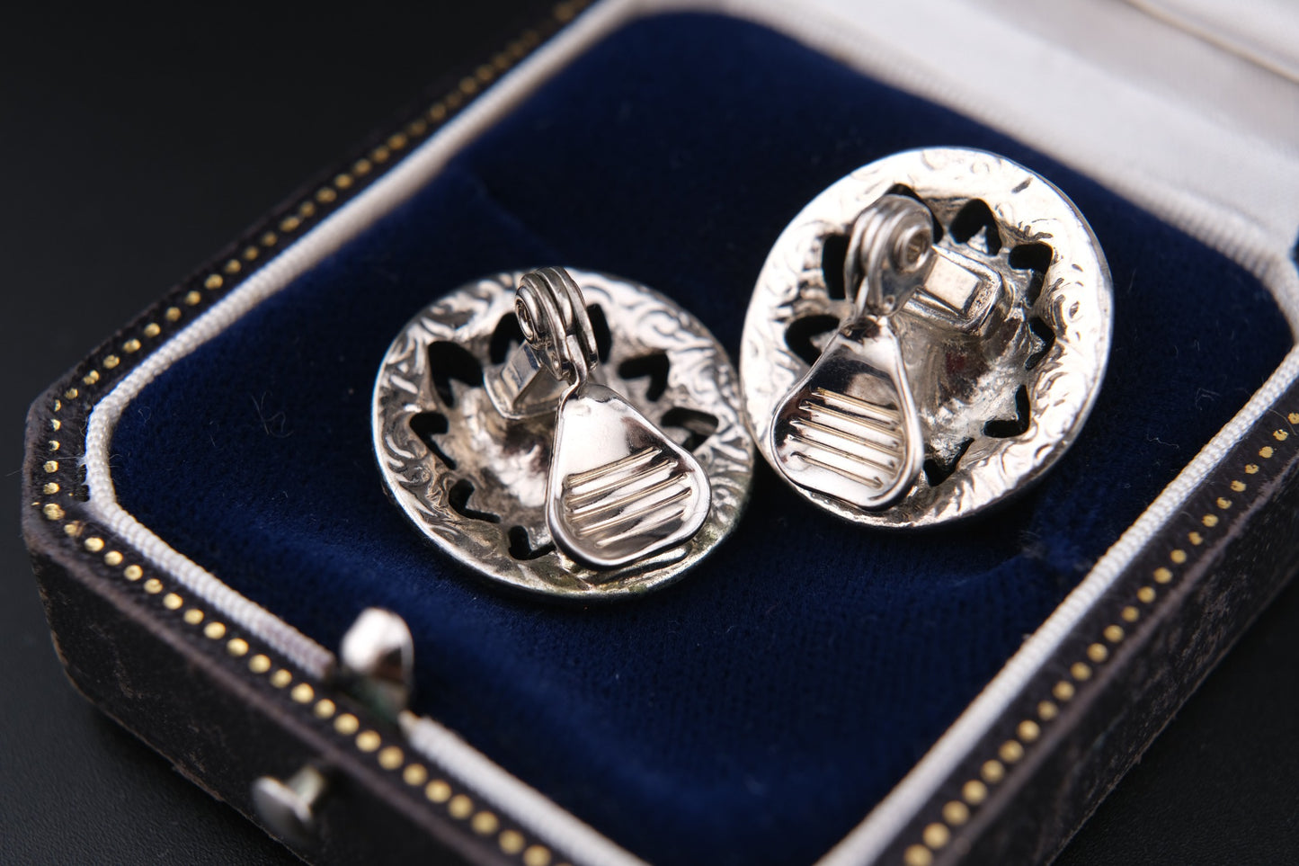 ❤️ Vintage 1928 Pink Crystal Medallion Clip Earrings – Silver-Tone, Made in USA