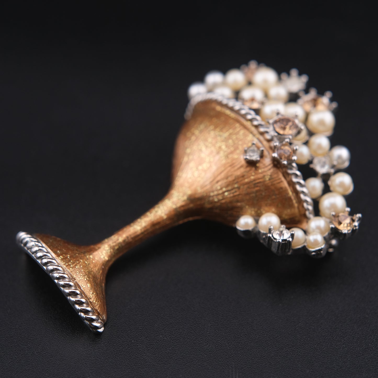 ❤️ Vintage Graziano 2000 Champagne Glass Brooch Faux Pearl Austrian Crystal Gold Enamel Millennium Celebration Pin