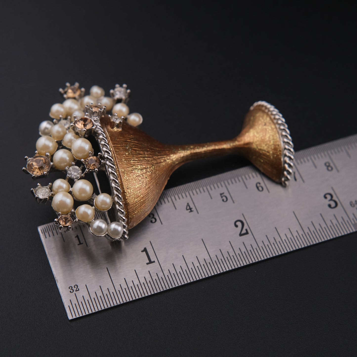 ❤️ Vintage Graziano 2000 Champagne Glass Brooch Faux Pearl Austrian Crystal Gold Enamel Millennium Celebration Pin