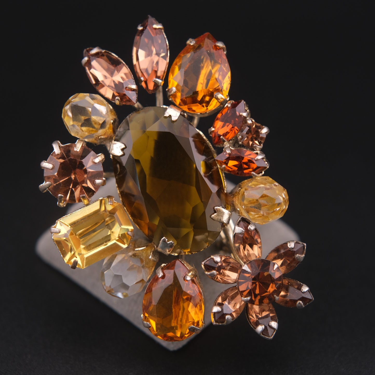 ❤️ Vintage Amber & Champagne Rhinestone Cluster Brooch Silver Tone Floral Spray Pin