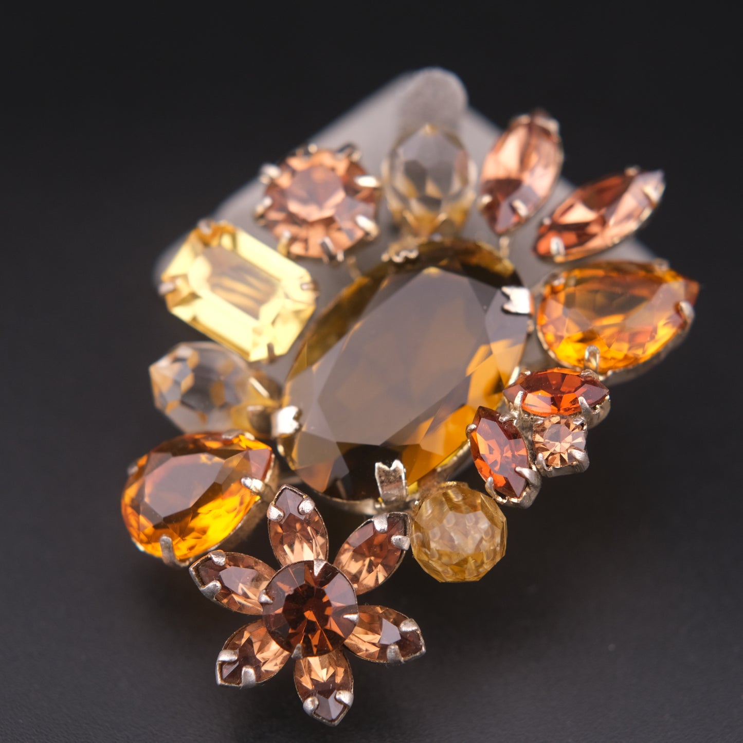 ❤️ Vintage Amber & Champagne Rhinestone Cluster Brooch Silver Tone Floral Spray Pin