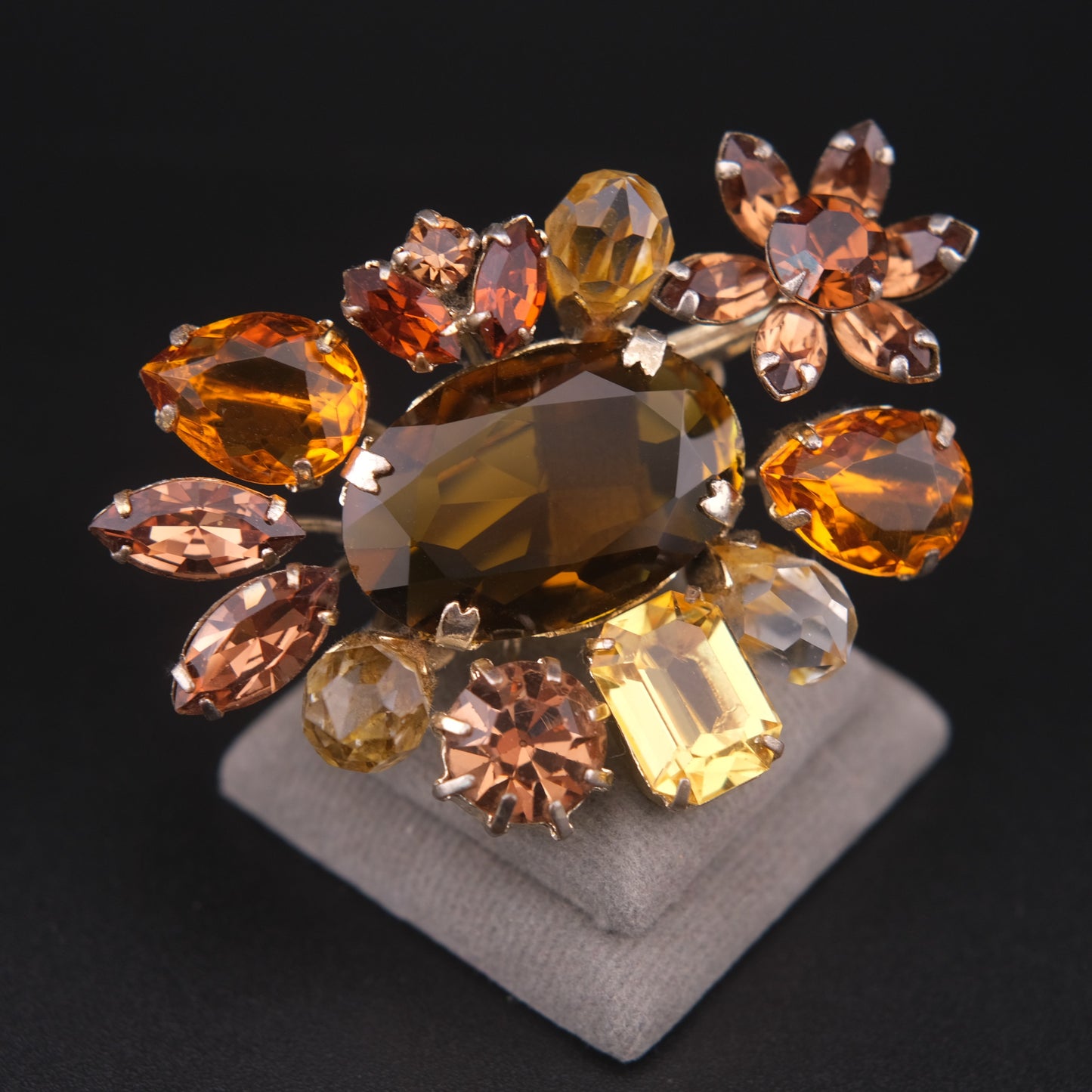 ❤️ Vintage Amber & Champagne Rhinestone Cluster Brooch Silver Tone Floral Spray Pin