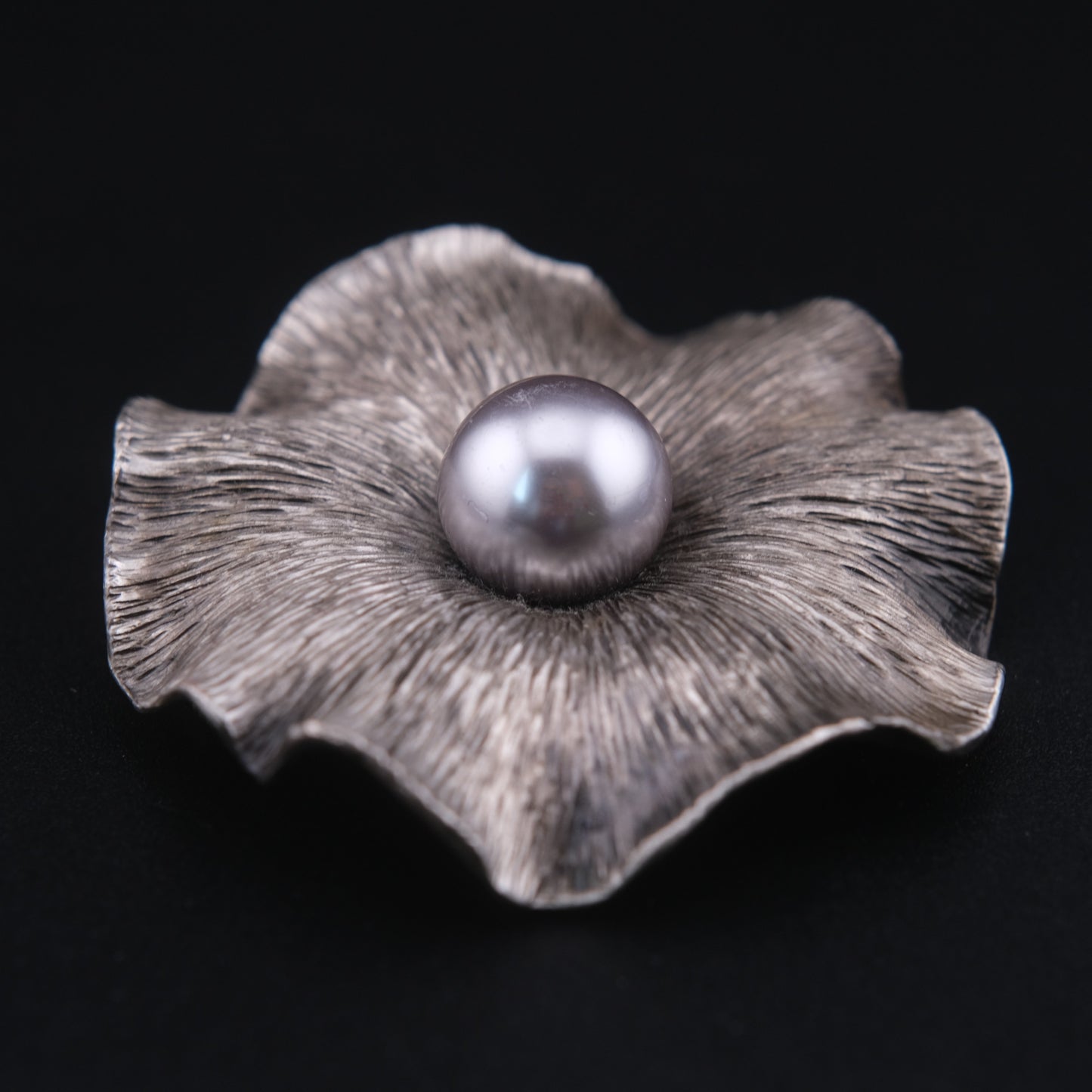 ❤️ Vintage Sculptural Flower Brooch Silver Tone Gray Pearl 2.25"