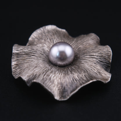 ❤️ Vintage Sculptural Flower Brooch Silver Tone Gray Pearl 2.25"