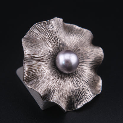 ❤️ Vintage Sculptural Flower Brooch Silver Tone Gray Pearl 2.25"