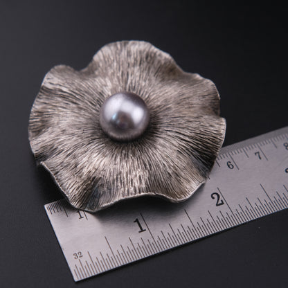 ❤️ Vintage Sculptural Flower Brooch Silver Tone Gray Pearl 2.25"