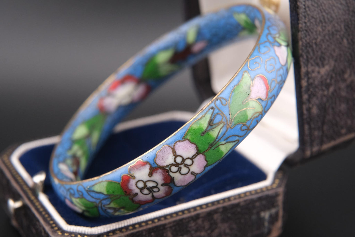 Vintage Chinese Cloisonné Floral Bangle Bracelet – Blue Enamel
