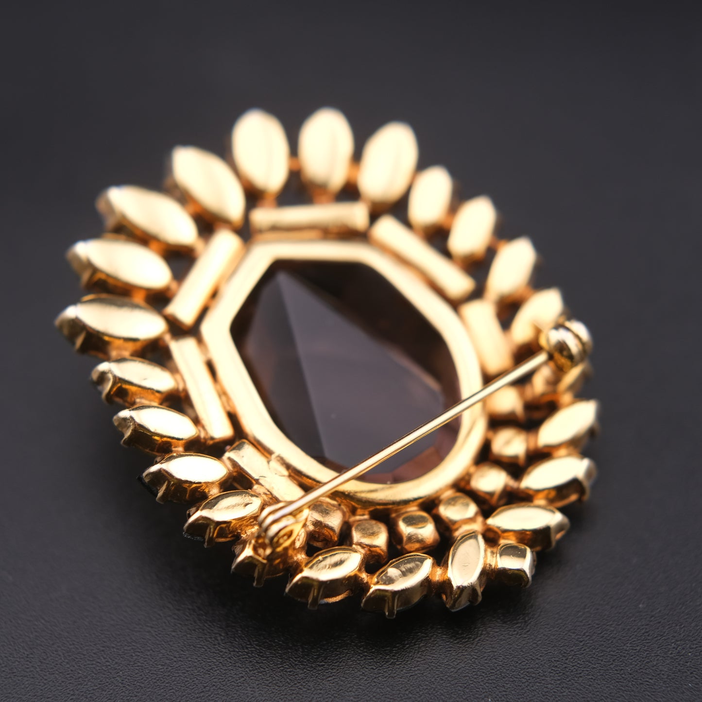 ❤️ Vintage Gold Tone Pink Glass & Green Rhinestone Halo Brooch Statement Piece