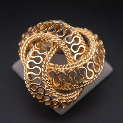 ❤️ Vintage Boucher 9126P Knot Dome Brooch – Gold Tone Openwork Woven Design