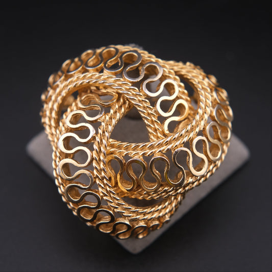 ❤️ Vintage Boucher 9126P Knot Dome Brooch – Gold Tone Openwork Woven Design