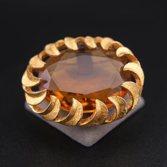 ❤️ Vintage Amber Glass Statement Brooch – Gold-Tone Textured Crescent Frame