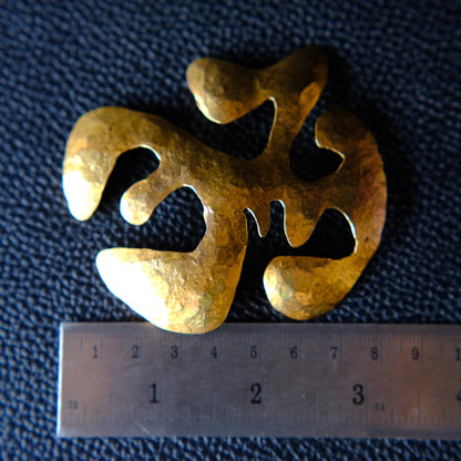 Vintage Van Der Straeten Sculptural Abstract Brooch – Hand-Hammered Gold-Tone Modernist Statement Pin