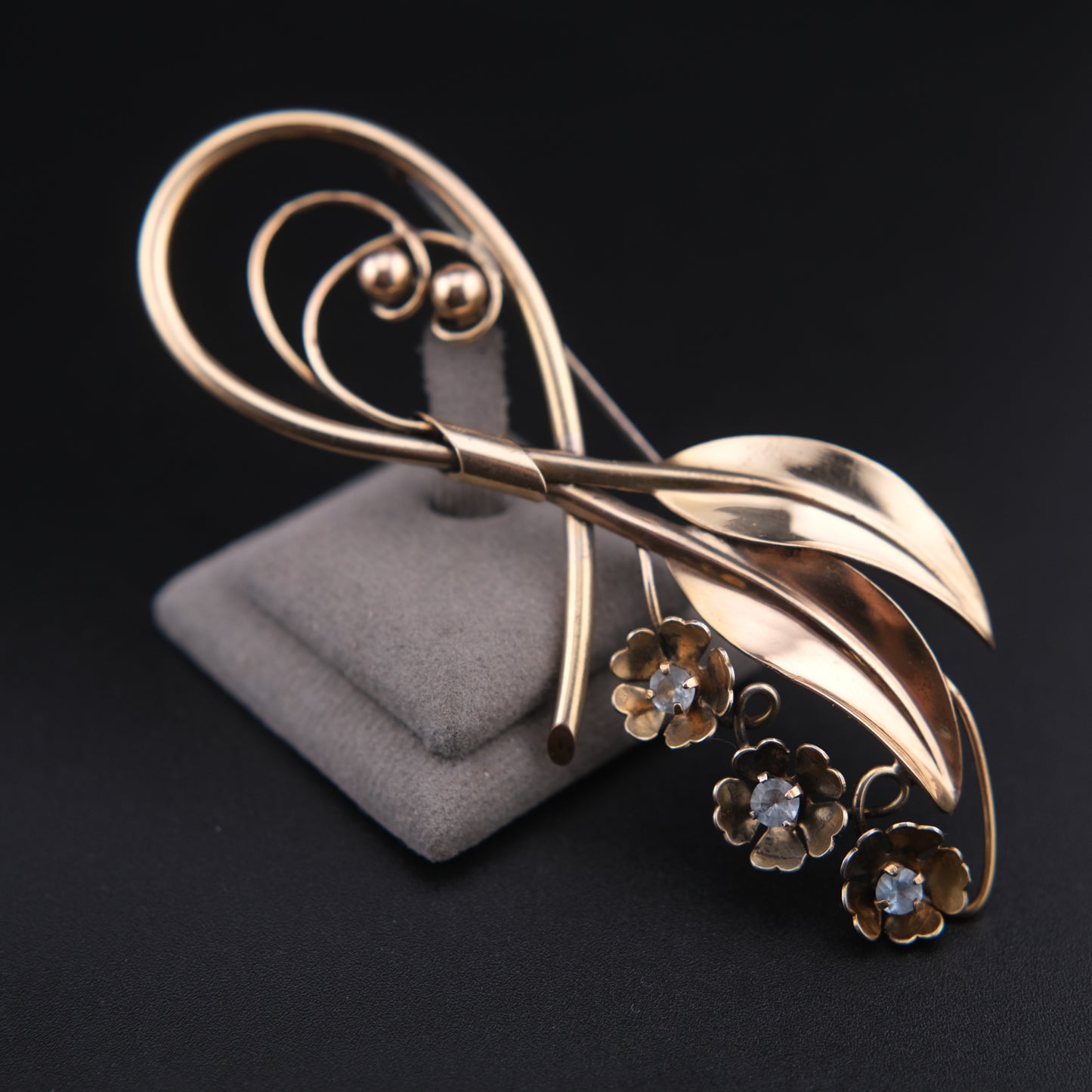 ❤️ Vintage Signed "Aregel" 12K Gold Filled Floral Spray Brooch Blue Rhinestone Flower Pin