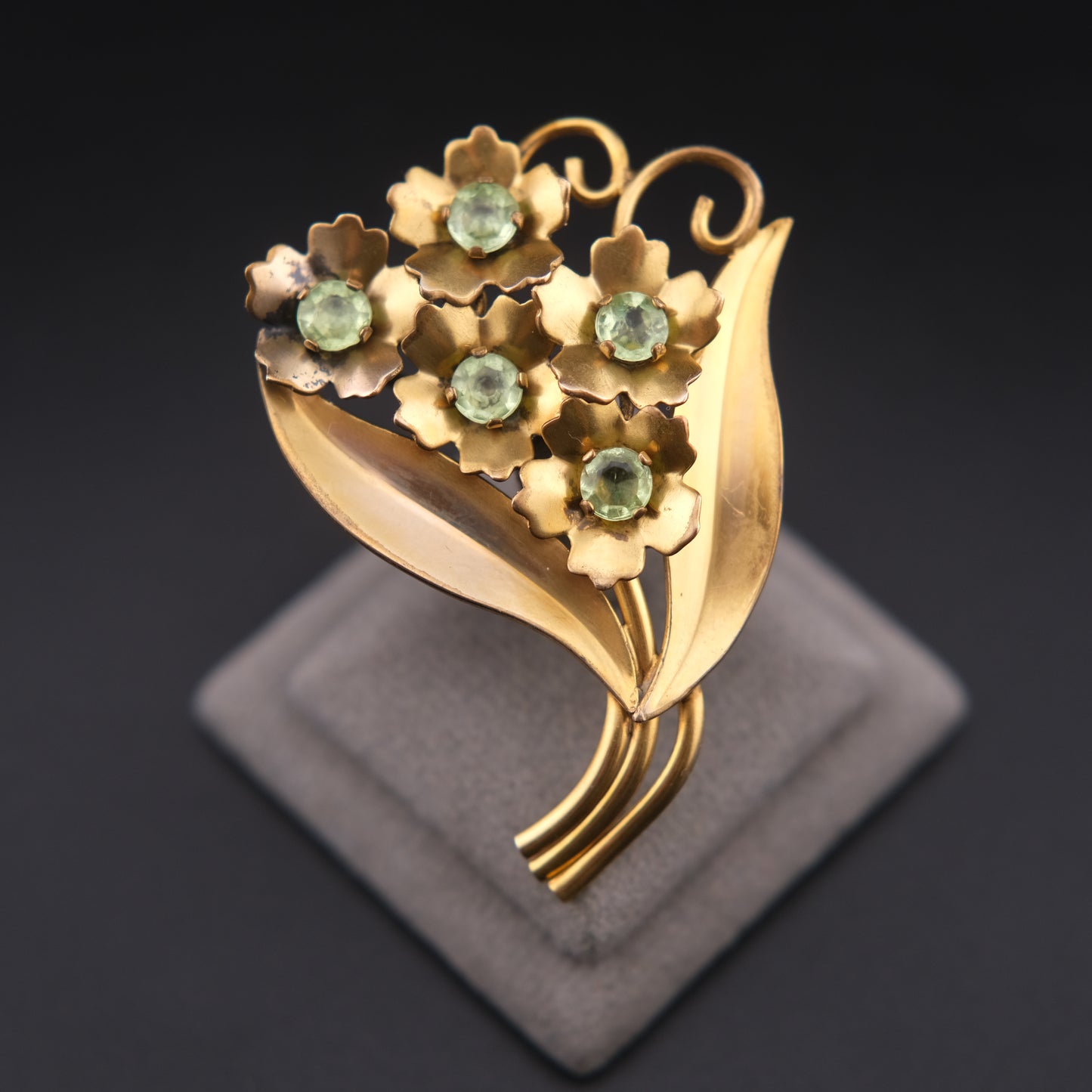 ❤️ Vintage Adorna Gold Filled Floral Brooch Green Rhinestones 1940s Signed