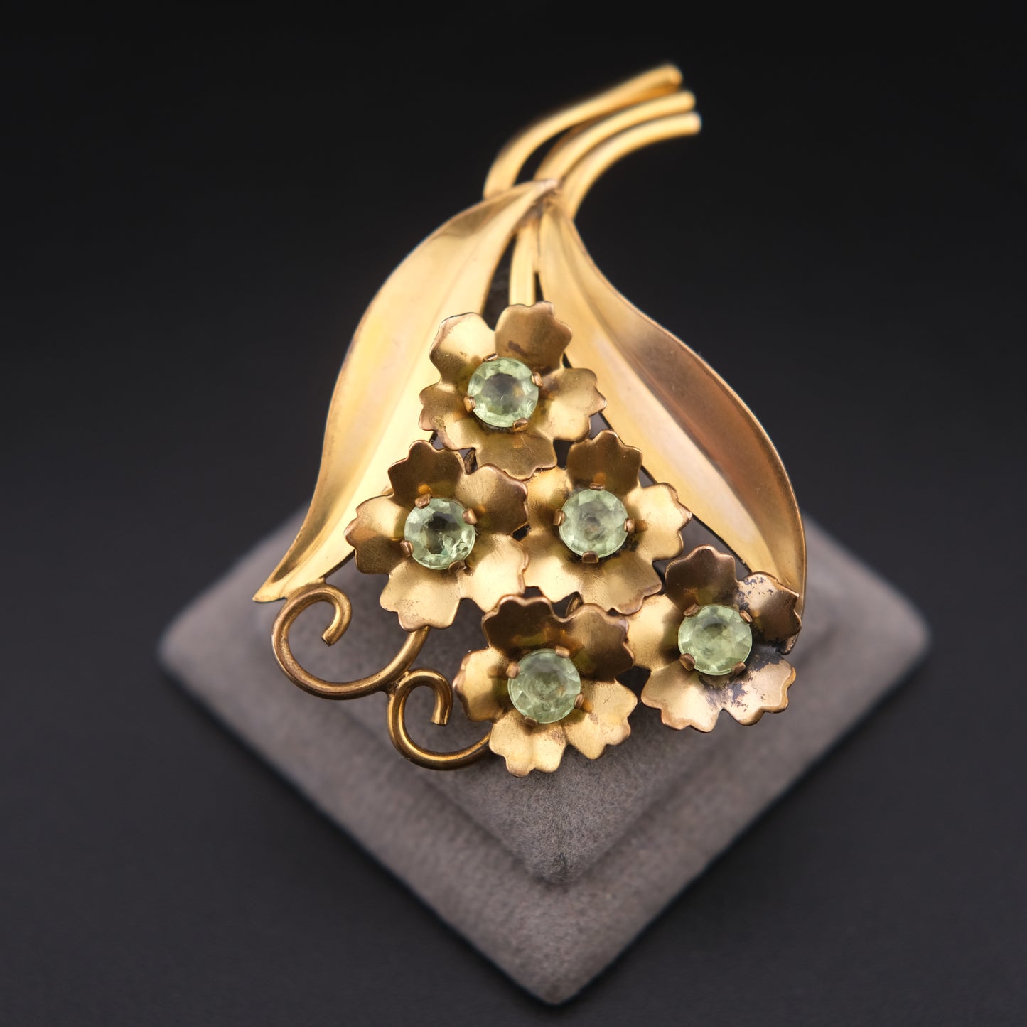 ❤️ Vintage Adorna Gold Filled Floral Brooch Green Rhinestones 1940s Signed