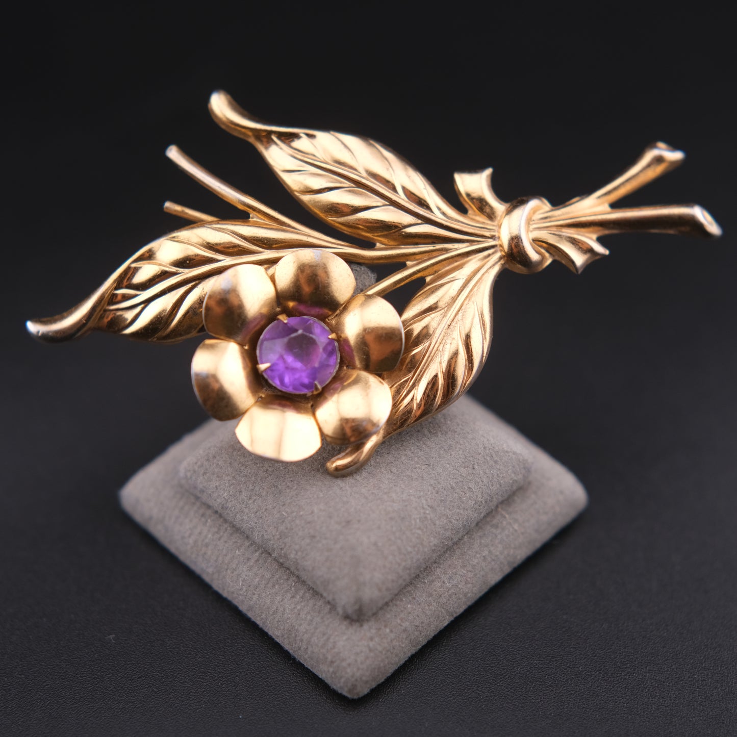 ❤️ Vintage 1940s Gold Tone Floral Spray Brooch with Purple Resin Flower