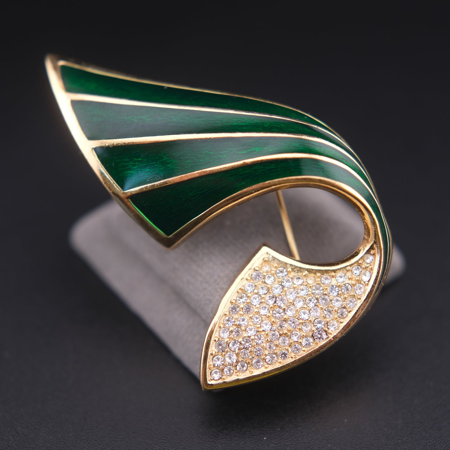 ❤️ Vintage Christian Dior Green Enamel & Pavé Crystal Brooch Gold Tone Signed Chr Dior