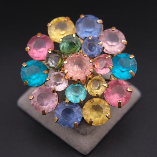 ❤️ Vintage Multicolor Lucite Cluster Brooch Gold Tone Round Statement Pin