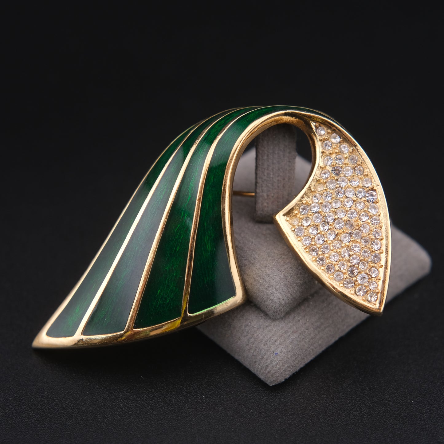 ❤️ Vintage Christian Dior Green Enamel & Pavé Crystal Brooch Gold Tone Signed Chr Dior