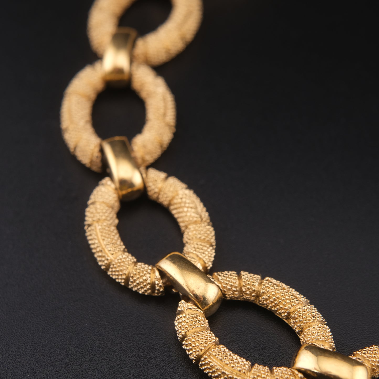 ❤️ Vintage Christian Dior Germany Gold-Tone Textured Link Necklace