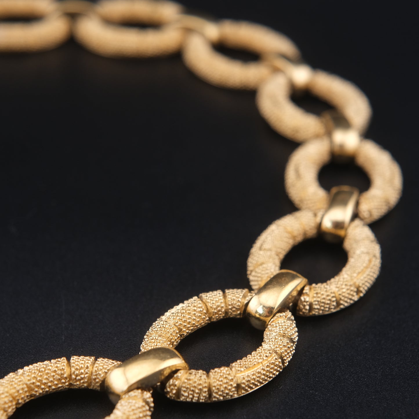 ❤️ Vintage Christian Dior Germany Gold-Tone Textured Link Necklace