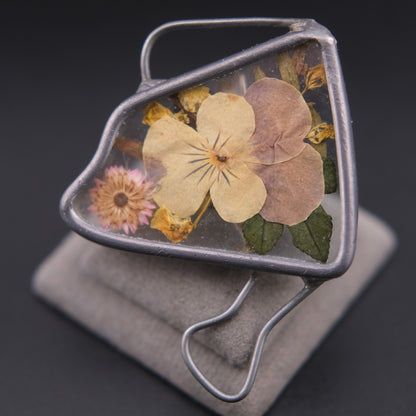 ❤️ Vintage Pressed Flower Resin Brooch Silver Tone Handmade Botanical Pin