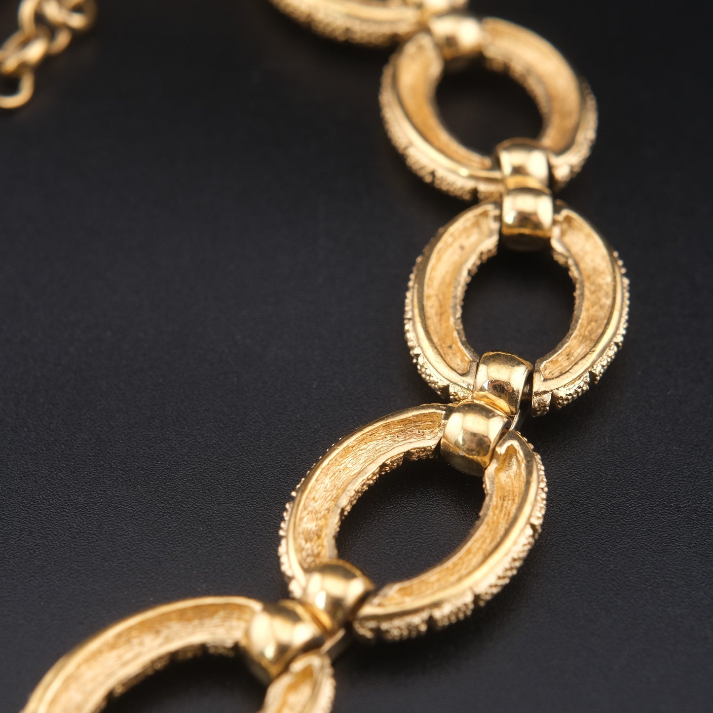 ❤️ Vintage Christian Dior Germany Gold-Tone Textured Link Necklace