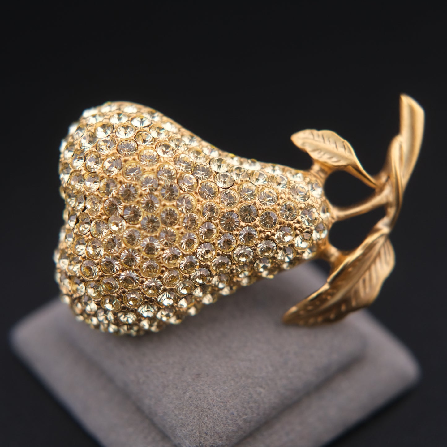 ❤️ Vintage Gold Tone Pave Rhinestone Pear Brooch Fruit Motif Statement Pin