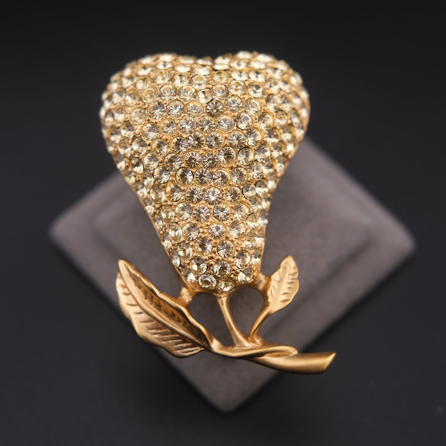 ❤️ Vintage Gold Tone Pave Rhinestone Pear Brooch Fruit Motif Statement Pin